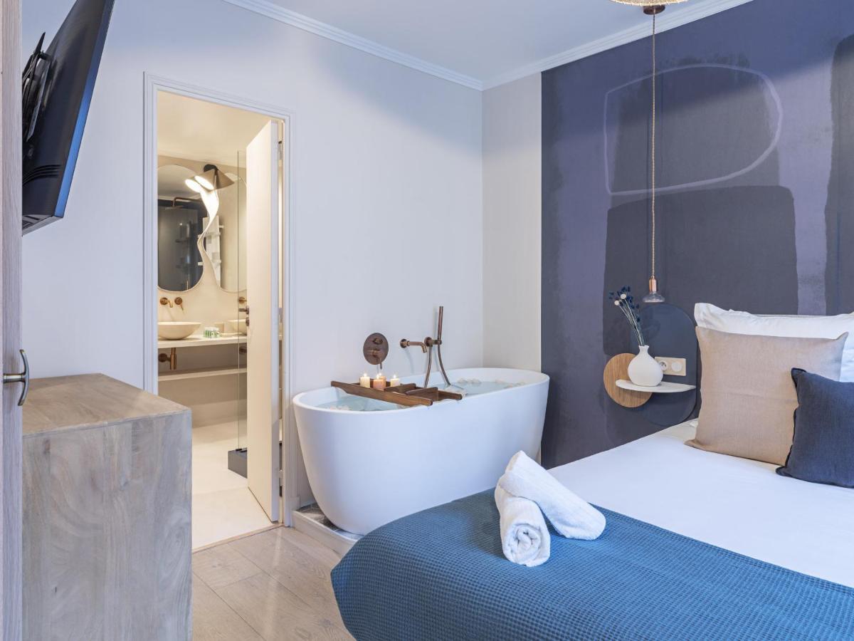 The Blue Suite On Champs Elysees Avenue Paris Exterior photo